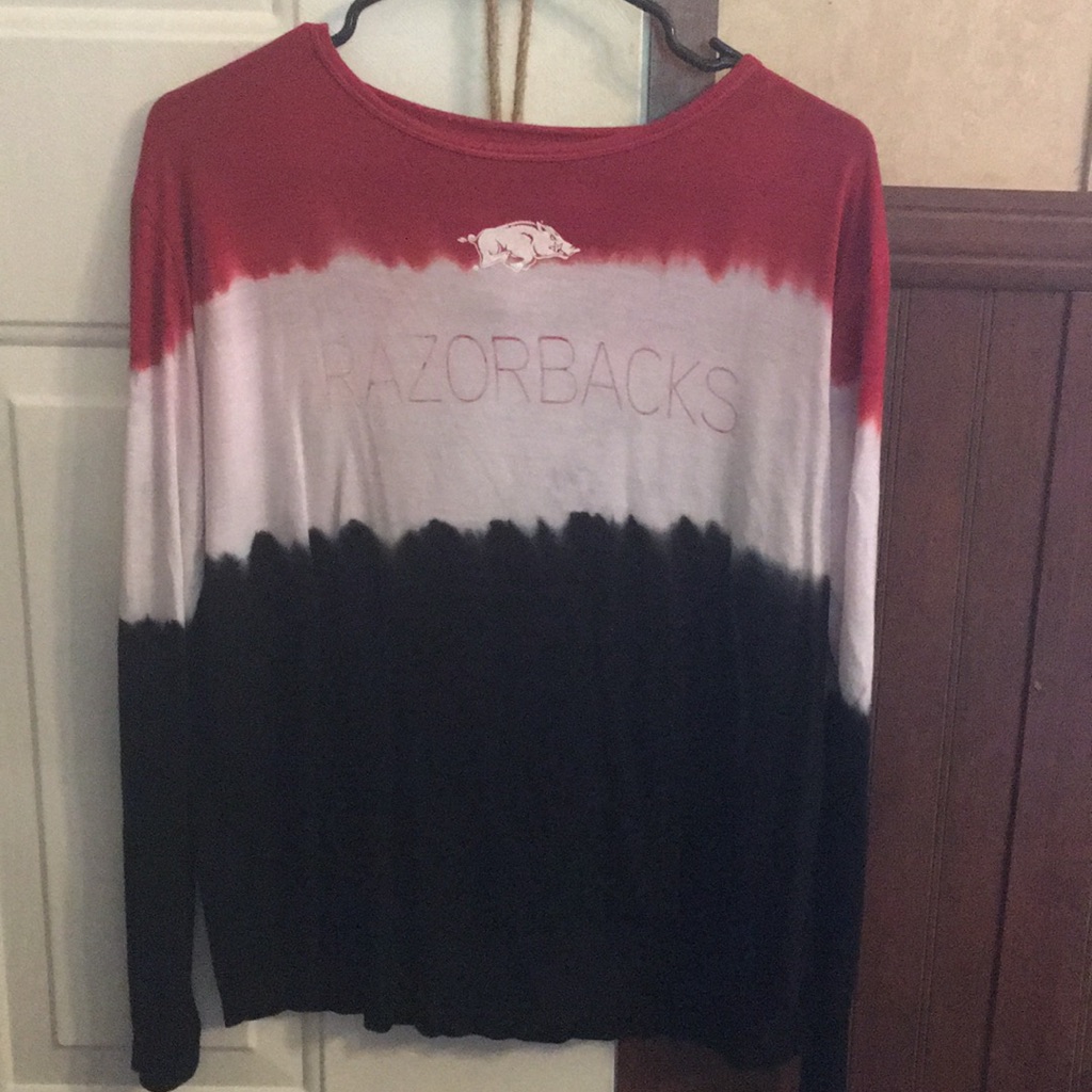 Razorbacks Top